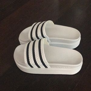 platform adidas slides